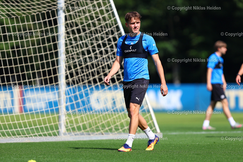 NH_HolsteinKiel_Training_28082025_022 | Die Bilddatenbank von Niklas Heiden