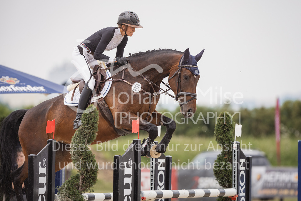 230622_PfSpTa_SprPfL-209 | Deine schönsten Turniermomente als professionelle Fotos! Entdecke hochwertige Pferdesport-Fotografie im Online-Shop. Jetzt Fotos finden & bestellen!