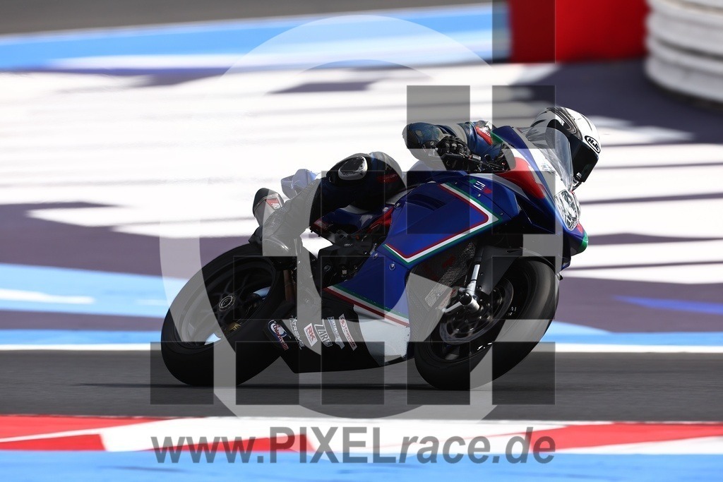 0631-20240927_01783 | Schöne Erinnerungen an spannende Momente - das festzuhalten ist unser Job. PIXELrace.de ist seit 2003 auf den Rennstrecken Europas unterwegs um die Action draußen beim Fahren und die wunderbare Stimmung imm Fahrerlager für euch einzufangen.