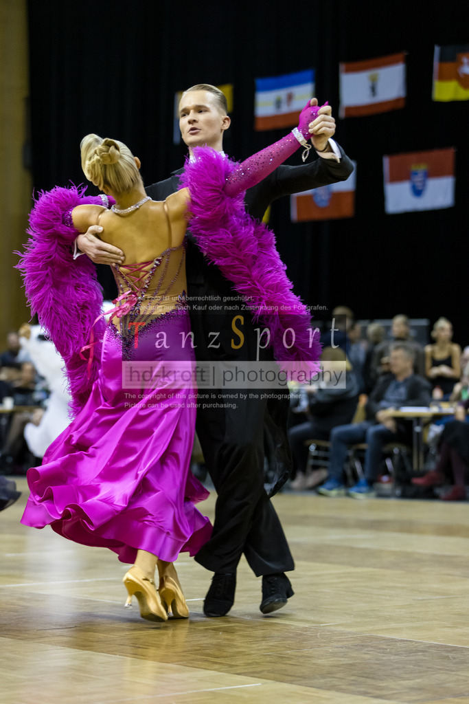 20241102_DC_HGR_Std_09176 | Tanzsportbilder, Standardtanz, Lateintanz, WDSF, DTV, LTVB, dancecomp, goc, hessen tanzt, blaues band der spree, walzer, tango, wiener walzer, slowfox, quickstepp, samba, rumba, cha-cha-cha, paso doble. jive, hd-kroft photography, turniertanzsport