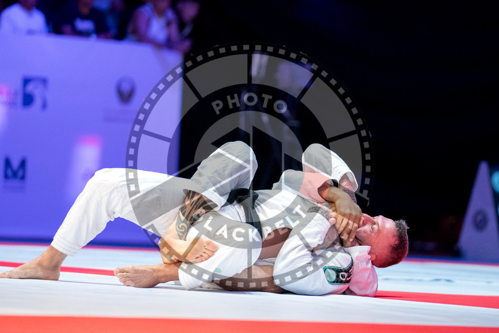 20231107PBB5314 | Fighters compete during the AJP World Master Championship in the Mubadala Arena in Abu Dhabi, Arab United Emirates, on November 7, 2023.
