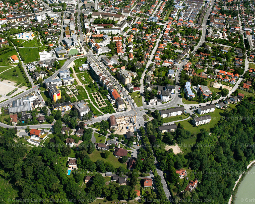 2600318 | BURGHAUSEN 09.06.2006 Stadtansicht des Innenstadtbereiches  in Burghausen im Bundesland Bayern, Deutschland // City view on down town  in Burghausen in the state Bavaria, Germany Foto: Gerhard Launer
