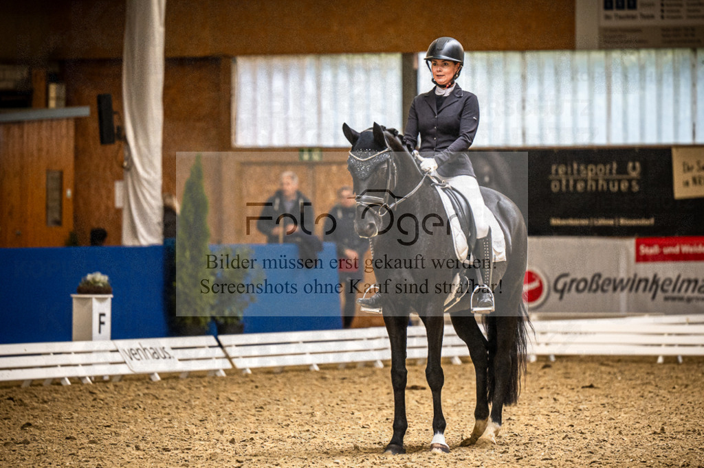 DOS_2221 | Entdecke hochwertige Reitturnierfotos von Foto Oger. Professionell, emotional und authentisch – jetzt Lieblingsmomente im Shop bestellen.Deutschlandweite Turnierfotografie. - Realisiert mit Pictrs.com