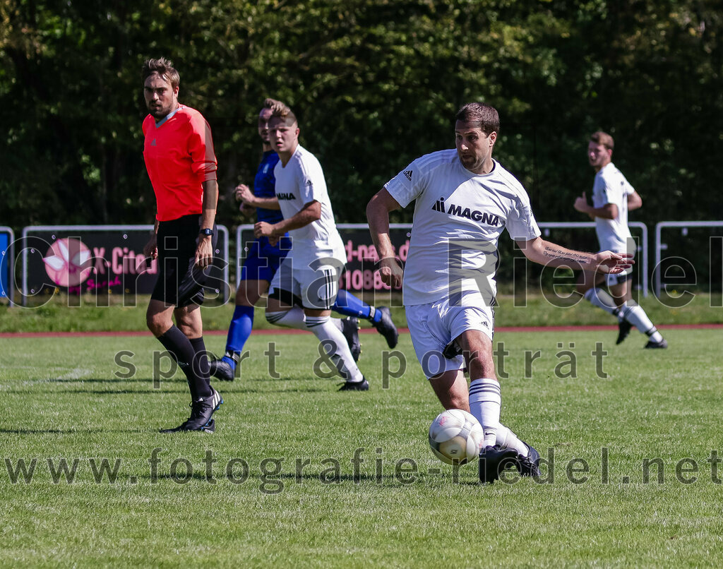 2023-09-02_081_SG_Markt_Schwaben_gegen_TSV_Hohenbrunn | Markt Schwaben, Deutschland, 02.09.2023:
Fußball, Kreisklasse 2023 / 2024, 3. Spieltag, (SG) Markt Schwaben gegen TSV Hohenbrunn, Endergebnis: 2:0

Florian Niederdorf (SG Markt Schwaben, #8)

Foto: Christian Riedel / fotografie-riedel.net