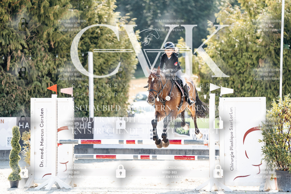 CK908612 | Turnierfotografie Pferdefotografie Trier Rheinland-Pfalz Pferdesport Reitsport Tierfotografie Sportfotografie Pferdevideo Pferdevideografie Equestrianvideography equestrianphotography  - Realisiert mit Pictrs.com