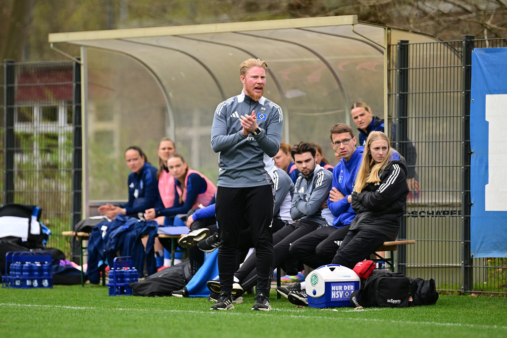 Fußball I Frauen I Saison 2024-2025 I 2. Bundesliga I 21. Spieltag I Hamburger SV - Eintracht Frankfurt II | Der Sportfotograf. - Realisiert mit Pictrs.com
