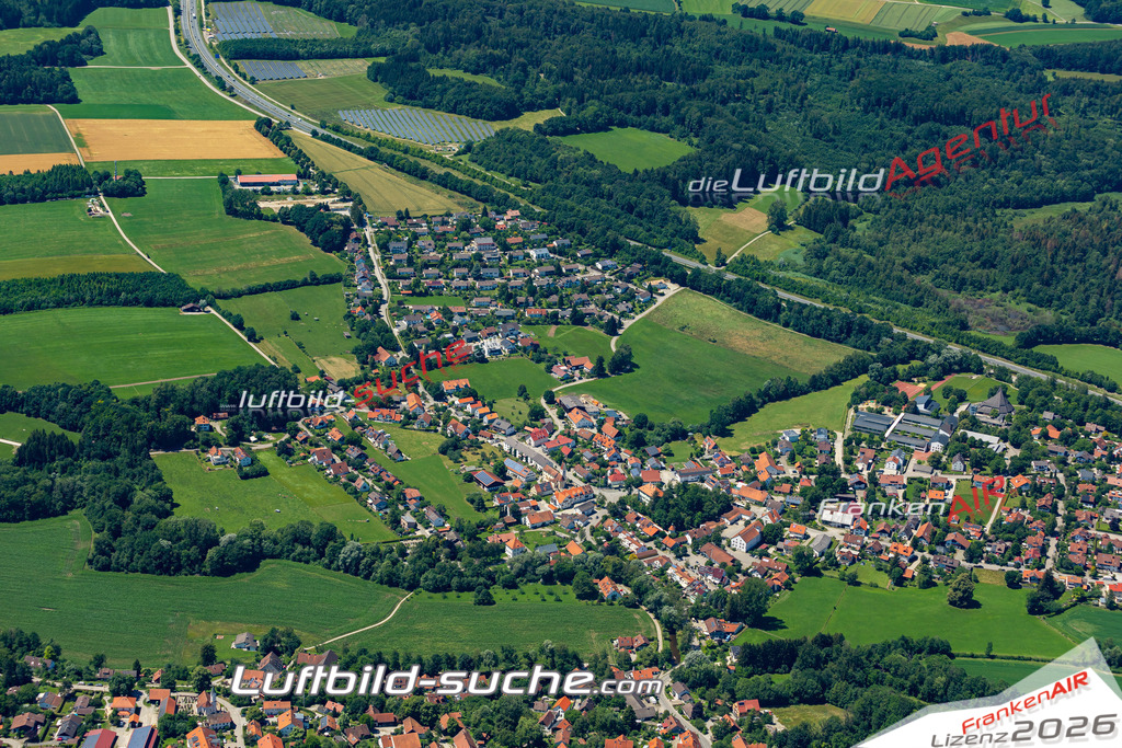 Aktuelles Luftbild von Oberwindach Windach - Die Luftaufnahme wurde 2022 mittels UL-Flugzeug erstellt ( keine Drohne ) - hochauflösende Kamera-Systeme von  Canon -Beste Qualität - Für grossformatige Ausdrucke geeignet. Die Geschenkidee !