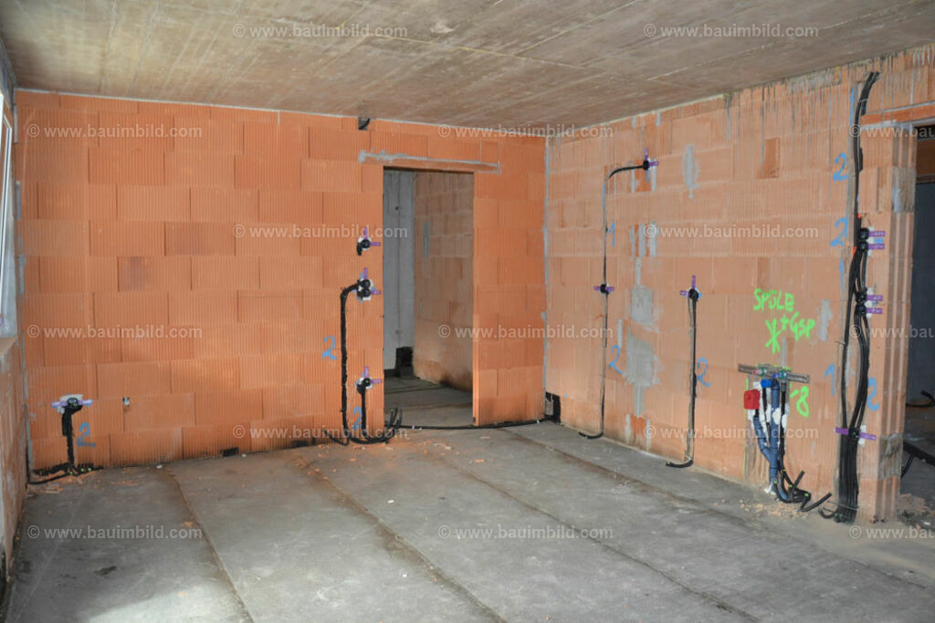 bib-lg17-elektroinstallation-0138 | Nach LV-Leistungsgruppen sortierte Detailfotos über den Bau eines Hauses. Alle Hausbau-Bilder direkt vom Urheber und Autor der Website Haus-Selber-Bauen.com