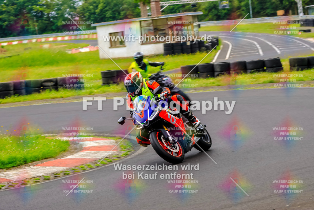 VBK-7922 | Hier findet Ihr Bilder von Touristenfahrten auf der Nürburgring Nordschleife oder von anderen Veranstaltungen die ich besucht habe. Viel Spass beim Durch Schauen 