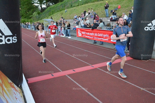 19-25-45_ | Meisterchip Fotoshop - Realisiert mit Pictrs.com