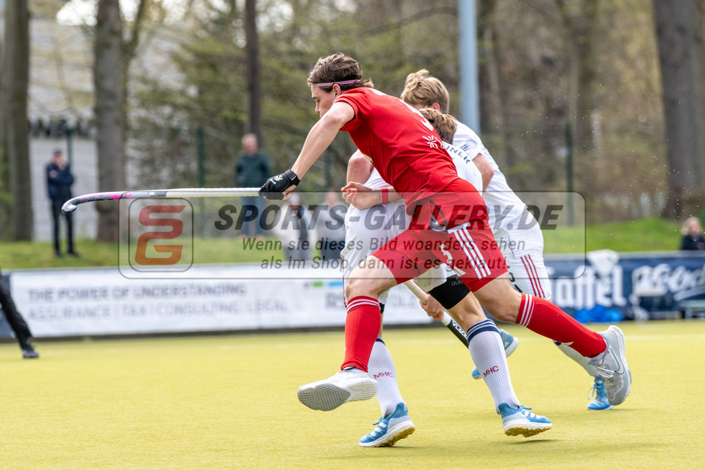 SFE_20260321_0075 | Köln, Deutschland, 21.03.26: Feldhockey 1. Bundesliga Herren zwischen Rot-Weiss Köln - Mannheimer HC im REWE Sportpark am 21.03.2026 in Köln, Deutschland. (Foto von Stephan Fehrmann)Köln, Germany, 21.03.26: Feldhockey 1. Bundesliga Herren between Rot-Weiss Köln - Mannheimer HC in REWE Sportpark at 21.03.2026 in Köln, Deutschland. (Foto from Stephan Fehrmann)