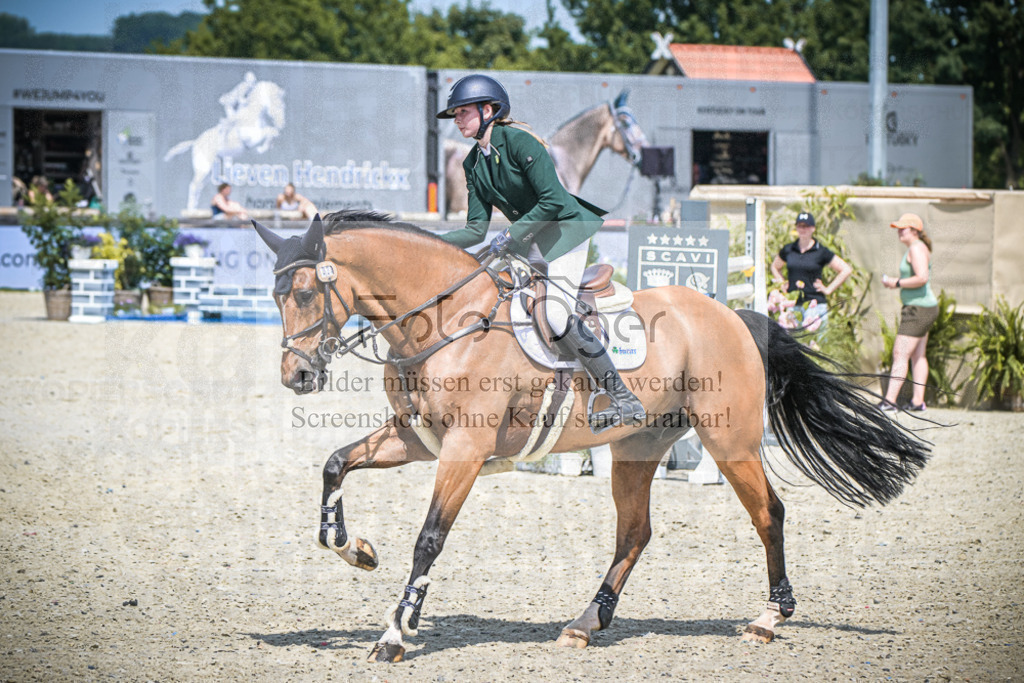 DOS_5395 | Entdecke hochwertige Reitturnierfotos von Foto Oger. Professionell, emotional und authentisch – jetzt Lieblingsmomente im Shop bestellen. - Realisiert mit Pictrs.com