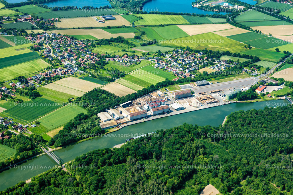 Berenbusch_Hafen_ELS_4667050623 | BERENBUSCH 05.06.2023 Schiffs- Anlegestellen am Hafenbecken des Binnenhafen am Ufer des Mittellandkanal an der Straße Hafen Berenbusch in Berenbusch im Bundesland Niedersachsen, Deutschland. // Ship moorings at the inland harbor basin on the banks of the Mittelland Canal on street Hafen Berenbusch in Berenbusch in the state Lower Saxony, Germany. Foto: Martin Elsen