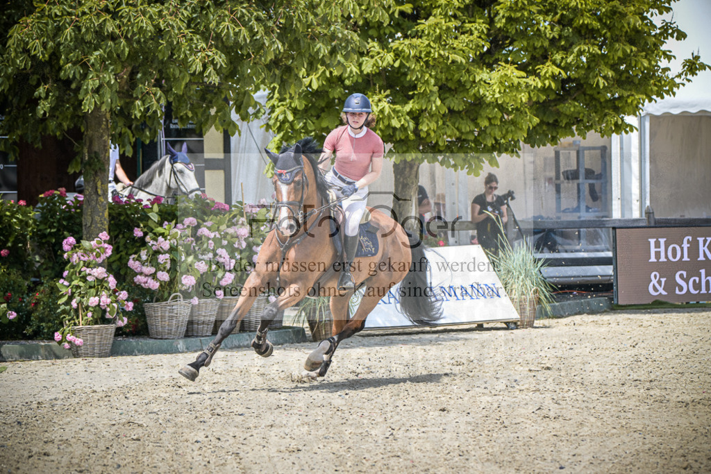 DOS_4496 | Entdecke hochwertige Reitturnierfotos von Foto Oger. Professionell, emotional und authentisch – jetzt Lieblingsmomente im Shop bestellen.Deutschlandweite Turnierfotografie. - Realisiert mit Pictrs.com