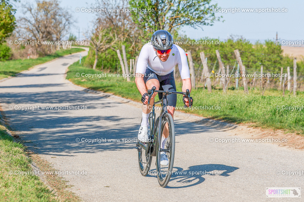580_AR6_8155 | Neusiedlersee Radmarathon 2026@sportshot_your_pictrs #yourpictures#roadtowm2029 #nrm #neusiedlerseeradmarathon #neusiedlersee #neusiedlerseetourismus #burgenland #mörbisch #nrm26 #burgenlandtourismus #voglundco #poweredbyburgenlandtourismus #radsport #rad #marathon #ucigranfondo #visitburgenland #ucigranfondoworldseries