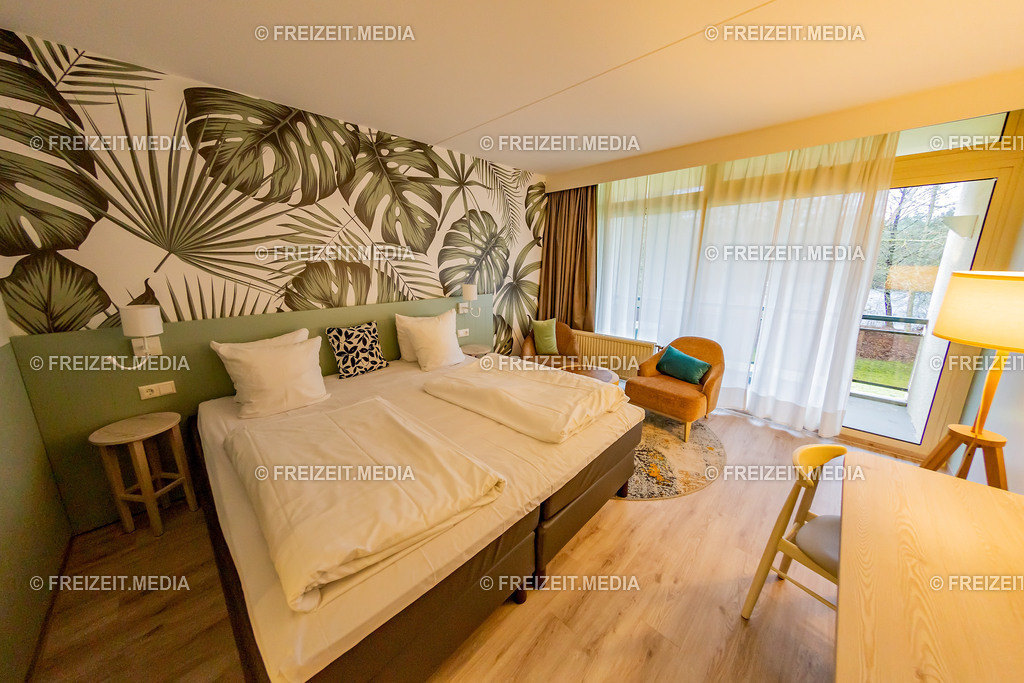 HOTEL IM CENTER PARCS BISPINGER HEIDE | CENTER PARCS BISPINGER HEIDE

VEROEFFENTLICHUNG NUR GEGEN HONORAR

CONTACT:
FREIZEIT.MEDIA
HENDRIK PÖTHER
IM SCHLATT 24
46414 RHEDE

FON: +49 (0)2872 9496637
MAIL: INFO@FREIZEIT-MEDIA.DE
WEB: WWW.FREIZEIT.MEDIA - Realisiert mit Pictrs.com