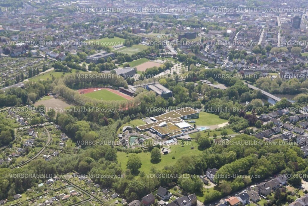 Hagen230501985 | Luftbild, Westfalenbad und Ischelandstadion, Altenhagen, Hagen, Sauerland, Nordrhein-Westfalen, Deutschland