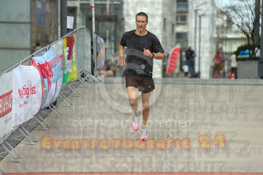 250920_1317_EX1_3978 | Sportfotografie im Rhein-Sieg Kreis, Köln, Bonn, NRW, Rheinland Pfalz, Hessen, etc. Unser Tätigkeitsfeld umfasst den Laufsport vom Volkslauf über den Marathon, Duathlon, Triathon bis zum Ultralauf wie Kölnpfad Ultra oder Schindertrail.