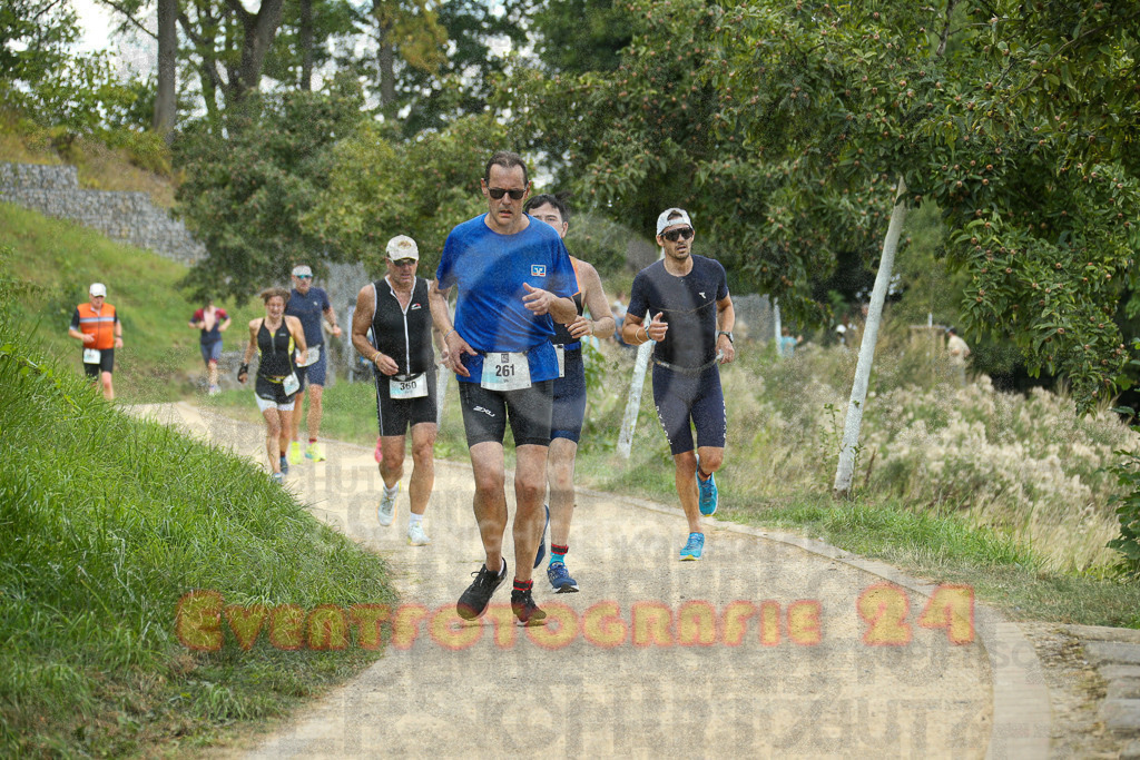 250824_1349_EX1_3859 | Sportfotografie im Rhein-Sieg Kreis, Köln, Bonn, NRW, Rheinland Pfalz, Hessen, etc. Unser Tätigkeitsfeld umfasst den Laufsport vom Volkslauf über den Marathon, Duathlon, Triathon bis zum Ultralauf wie Kölnpfad Ultra oder Schindertrail.