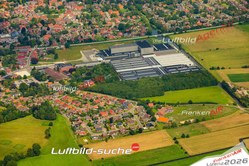 Neue Luftbildaufnahme der Stadt Weener - Das Luftbild wurde 2025 vom UL-Flugzeug heraus erstellt ( keine Drohnenaufnahme ) - Hochauflösende Luftaufnahme - für Wandbilder und großformatige Ausdrucke geeignet. Das besondere Geschenk!Hier alle&nbsp;Infos zur Lizenzierung der LuftaufnahmeWir fliegen auch dieses Jahr wieder in Ihre Region um Luftbilder zu erstellen.- Luftbild anfragen