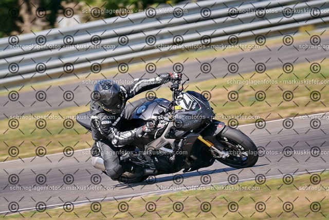 26bt05-0338 | markuskiefer.com - Realisiert mit Pictrs.com