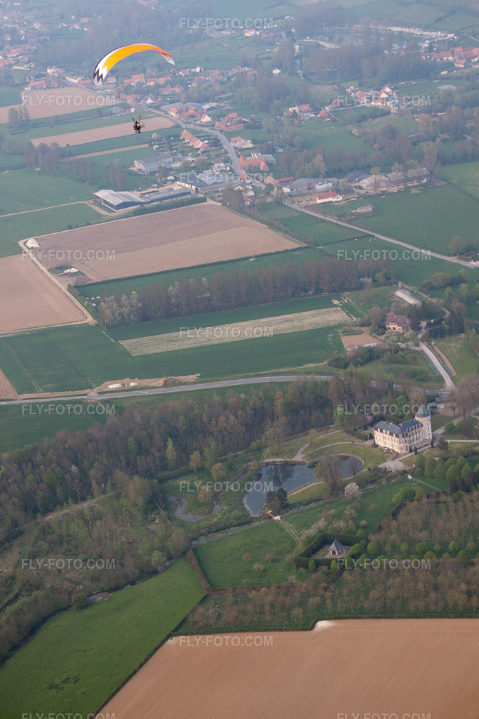 Aerial view: View of the town in Saint-Martin-d'Hardinghem in the state Pas de Calais, France.Photo: IMG_40147.jpg taken on 04/17/2011 by Werner Riehm/FLY-FOTO.comResolution of the original: 3168 x 4752 px