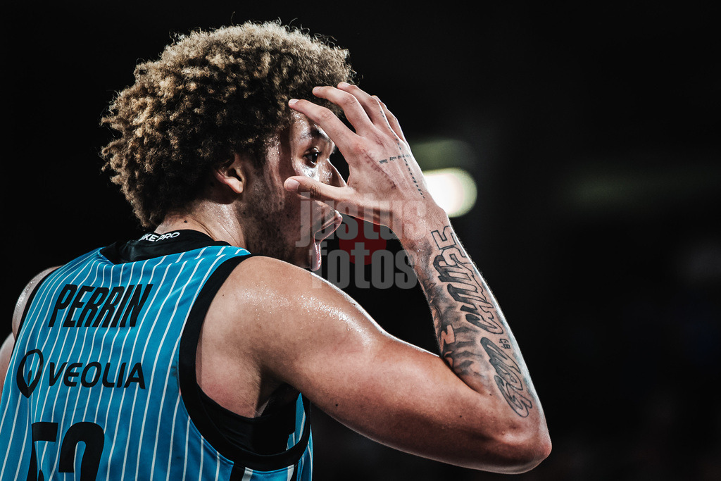 Basketball | Männer | Saison 2025/2026 | easyCredit Basketball Bundesliga | 13. Spieltag | Veolia Towers Hamburg vs. Rostock Seawolves | 22.04.2026 | Zacharie Perrin (#52, Veolia Towers Hamburg) guckt verwirrt