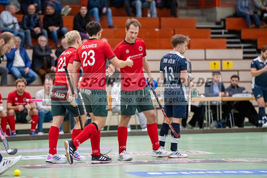 HK_20241207_109707 | 1. Bundesliga Halle Herren Crefelder HTC - Blau Weiss Köln am 7.12.2024 CHTC Glockenspitz Halle , Krefeld , LangHeinrich Finn ( Crefelder HTC #22 ) , Boomes Anton ( Crefelder HTC #23 ) , Linus Michler ( Crefelder HTC #7 )