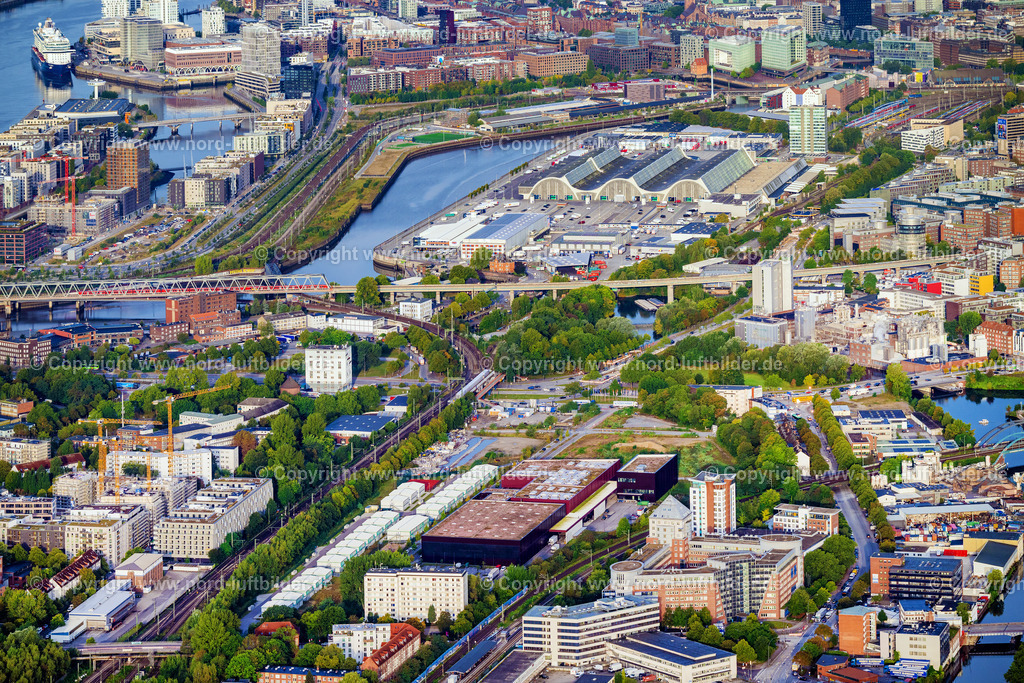Hamburg_Rothenburgsort_Billstrasse_ELS_5159200925 | HAMBURG 20.09.2025 Eisenbahn- Brückenbauwerk zur Streckenführung der Bahn- Gleise " Billstraße " an der Straße Michelsenweg in Hamburg, Deutschland. // Railway bridge building to route the train tracks " Billstrasse " on street Michelsenweg in Hamburg, Germany. Foto: Martin Elsen