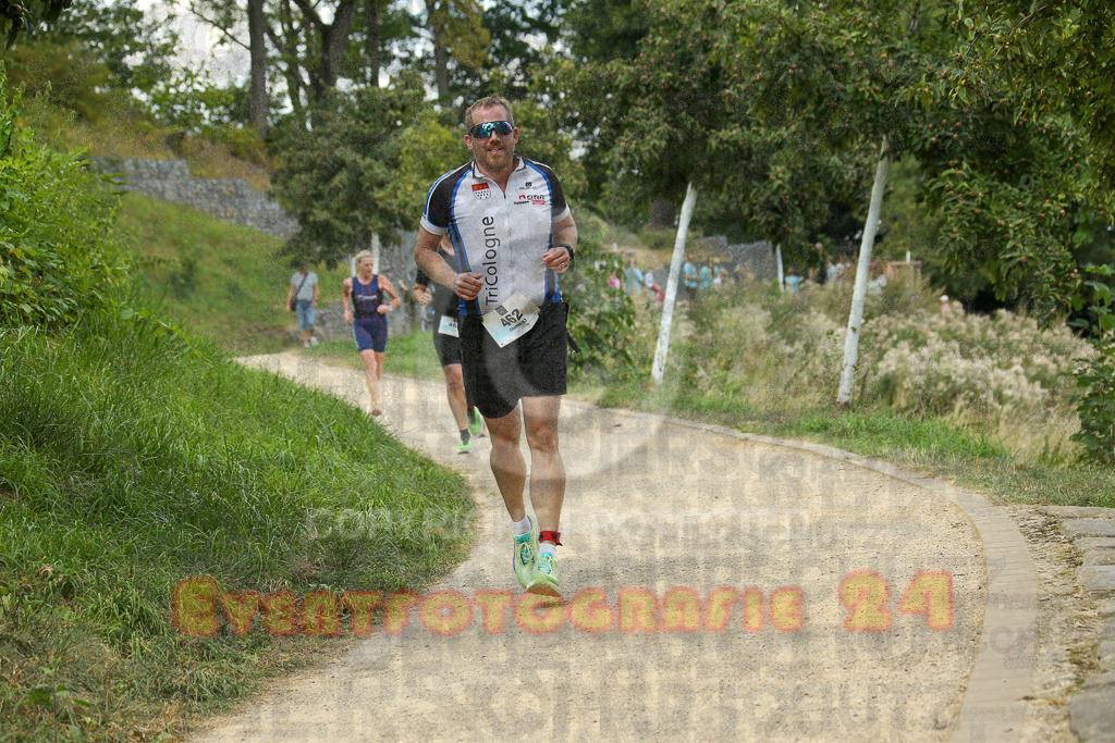 250824_1347_EX1_3677 | Sportfotografie im Rhein-Sieg Kreis, Köln, Bonn, NRW, Rheinland Pfalz, Hessen, etc. Unser Tätigkeitsfeld umfasst den Laufsport vom Volkslauf über den Marathon, Duathlon, Triathon bis zum Ultralauf wie Kölnpfad Ultra oder Schindertrail.