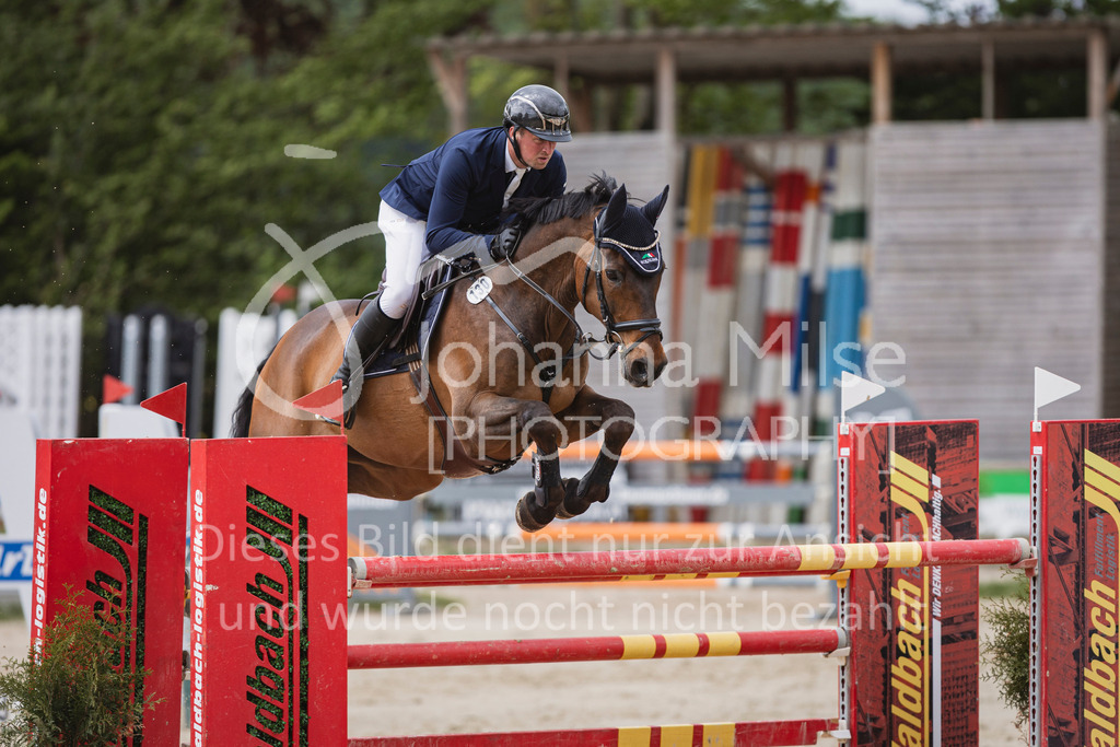 250504_SpengeW_M2-Spr-437 | Deine schönsten Turniermomente als professionelle Fotos! Entdecke hochwertige Pferdesport-Fotografie im Online-Shop. Jetzt Fotos finden & bestellen!