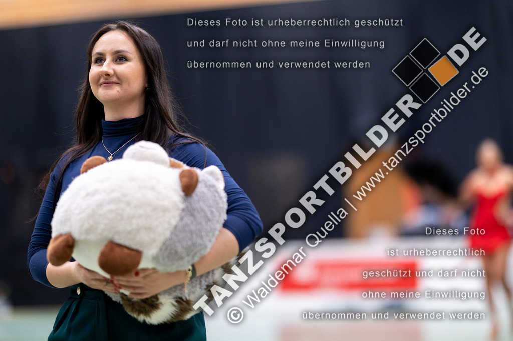 20230325-11499 | Hier finden Sie Tanz Bilder vom Latein und Standard Formationen tanzen. Sportbilder vom Tanzsport. Schöne Fotos und von Weltmeisterschaft, Europameisterschaft, Bundesliga, Regionalliga, Oberliga und Landesliga sowie von GOC Stuttgart, DanceComp, WM Bremen