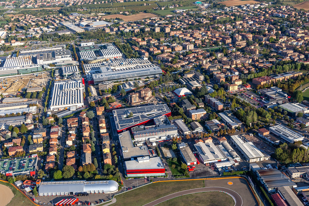 Aerial view: Ferrari SPA factory in Fiorano Modenese in the state Modena, Italy. – Photo: IMG_134596.jpg taken on 09/19/2022 by Werner Riehm/FLY-FOTO.com – Resolution of the original: 5472 x 3648 px – WWW.FERRARI.COM