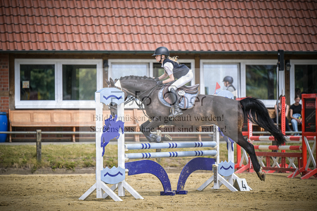 DOS_7698 | Entdecke hochwertige Reitturnierfotos von Foto Oger. Professionell, emotional und authentisch – jetzt Lieblingsmomente im Shop bestellen.Deutschlandweite Turnierfotografie. - Realisiert mit Pictrs.com