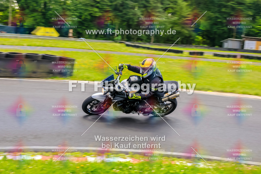 VBK-7965 | Hier findet Ihr Bilder von Touristenfahrten auf der Nürburgring Nordschleife oder von anderen Veranstaltungen die ich besucht habe. Viel Spass beim Durch Schauen 