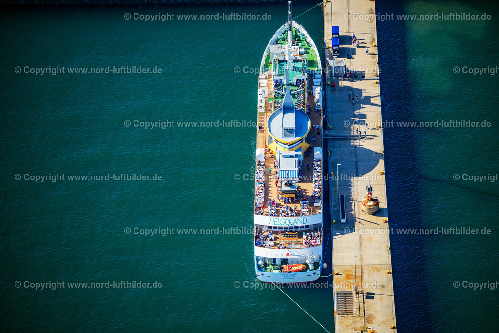 Helgoland_MS_Helgoland_Cassen_Eils_ELS_4132280824 | HELGOLAND 28.08.2024 Passagier- und Fahrgastschiff " MS Funny Girl " Reederei " Cassen Eils "im Südhafen auf Helgoland im Bundesland Schleswig-Holstein, Deutschland. Weiterführende Informationen bei: Reederei Cassen Eils GmbH. // Passenger ship "MS Funny Girl" shipping company "Cassen Eils" entering the port of Helgoland in the state Schleswig-Holstein, Germany. Further information at: Reederei Cassen Eils GmbH. Foto: Martin Elsen