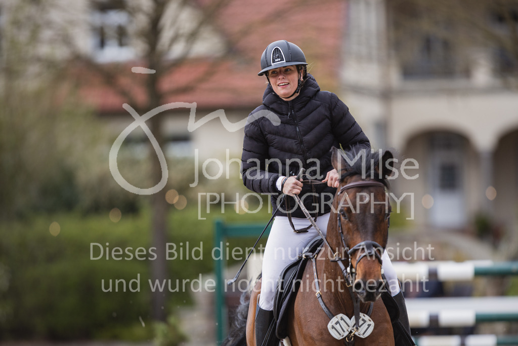 230426_HofSosath_S-Spr-409 | Deine schönsten Turniermomente als professionelle Fotos! Entdecke hochwertige Pferdesport-Fotografie im Online-Shop. Jetzt Fotos finden & bestellen!