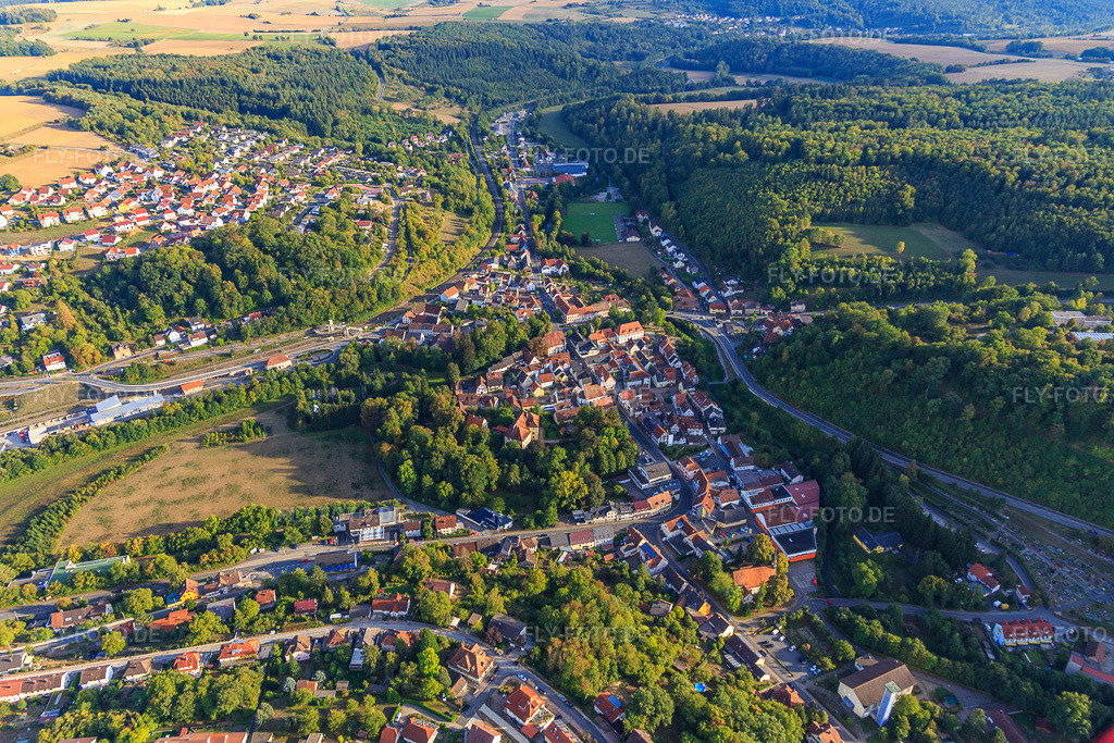 Luftbild: Schloßgasse und Marktstr in Adelsheim im Bundesland Baden-Württemberg in Deutschland. Foto: IMG_111457.jpg vom 09.09.2018 durch Werner Riehm/FLY-FOTO.de
