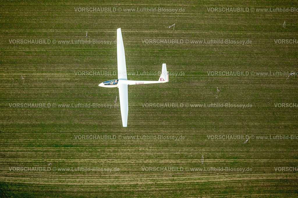 Goch251006287 | Luftbild, Segelflugzeug D-0692, Flugzeug LS-4 / Version LS-4b / Hersteller Rolladen-Schneider, Goch-Asperden Airport, Aeroclub Am Segelflugpatz, Asperden, Goch, Niederrhein, Nordrhein-Westfalen, Deutschland