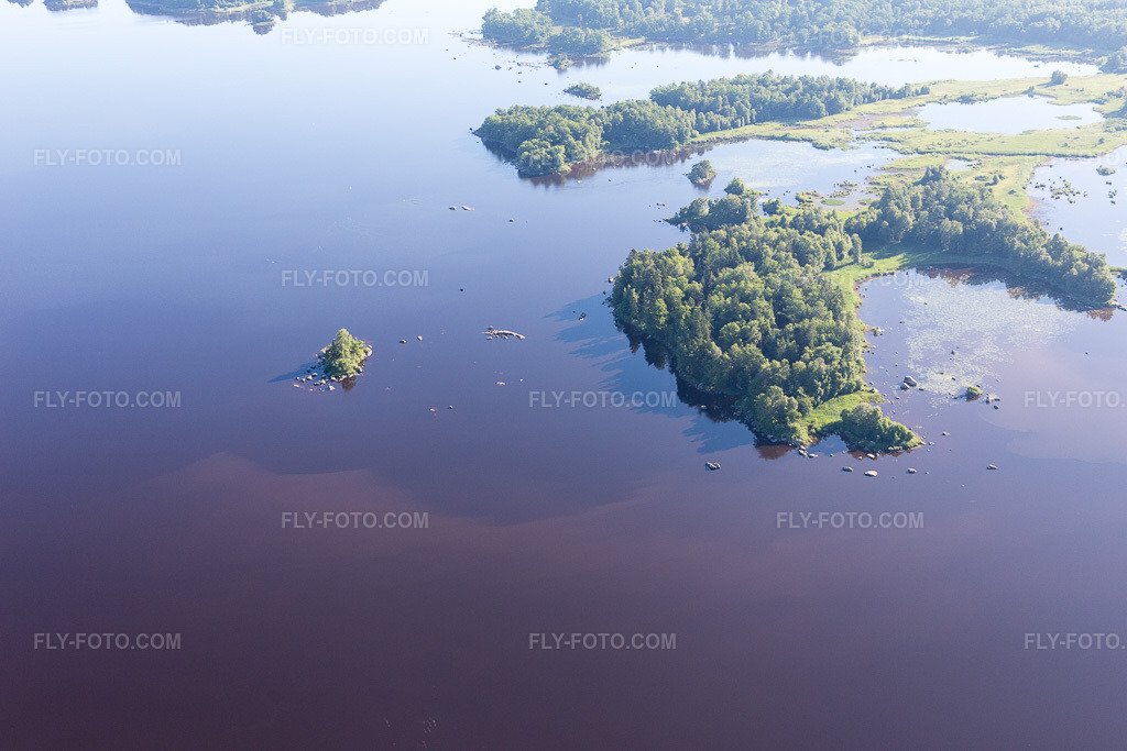 Aerial view: View of the town in Torne in the state Kronoberg, Sweden. – Photo: IMG_108189.jpg taken on 06/28/2018 by Werner Riehm/FLY-FOTO.com – Resolution of the original: 5472 x 3648 px