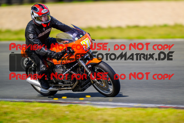 MaZZes_FotoMatrix_240725_6007705_0932 | GELB