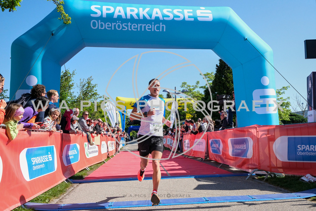 ..... | LINZ,AUSTRIA,27.April 24, Int. 3 Brückenlauf Linz  , Image shows: Photo: WAPICS / Michael ring