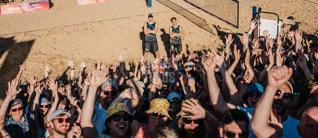 Beachvolleyball | Männer | Allianz German Beach Tour 2025 | Tourstop Düsseldorf | 11.05.2025 | Siegerfoto v.l. Paul Henning und Lui Wüst