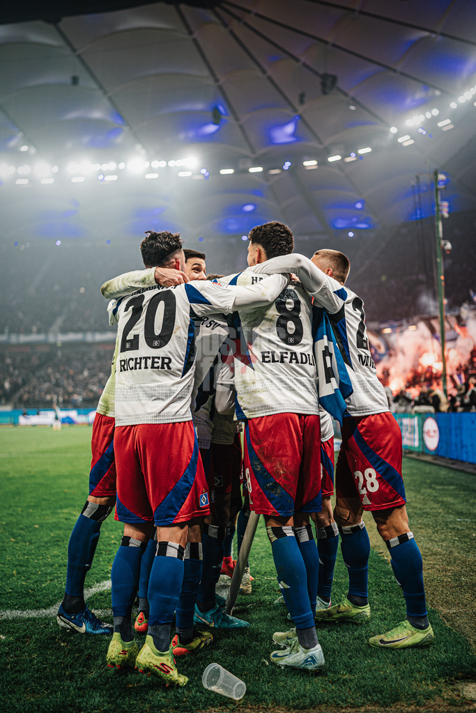 Fußball | Männer | Saison 2024/2025 | 2. Fußball-Bundesliga | 18. Spieltag | Hamburger SV vs. 1. FC Köln | 18.01.2025 | Jubeltraube nach dem Tor von Ransford Königsdörffer (#11, HSV)