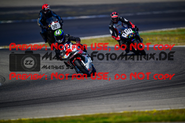 MaZZes_Fotomatrix_20250407_6007705_5247 | GELB