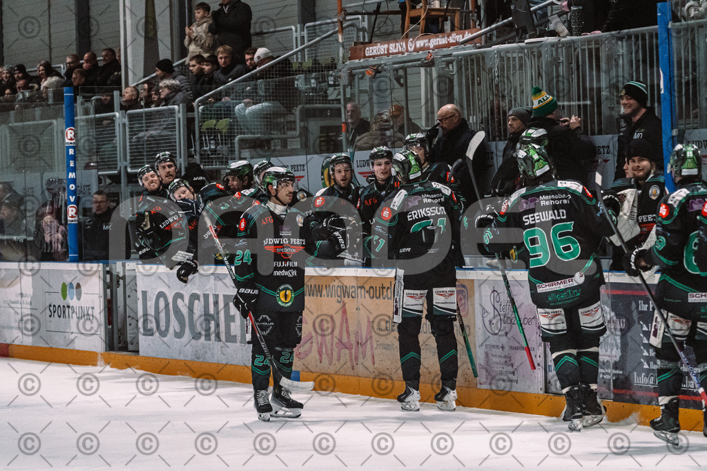 Alligators_vs_Peiting_04_01_2026-063 | Höchstadt Alligators Fotogalerie: Eishockey-Action aus Franken. Professionelle Spielfotos, Portraits & Stadionbilder zum Download. Jetzt entdecken! - Realisiert mit Pictrs.com