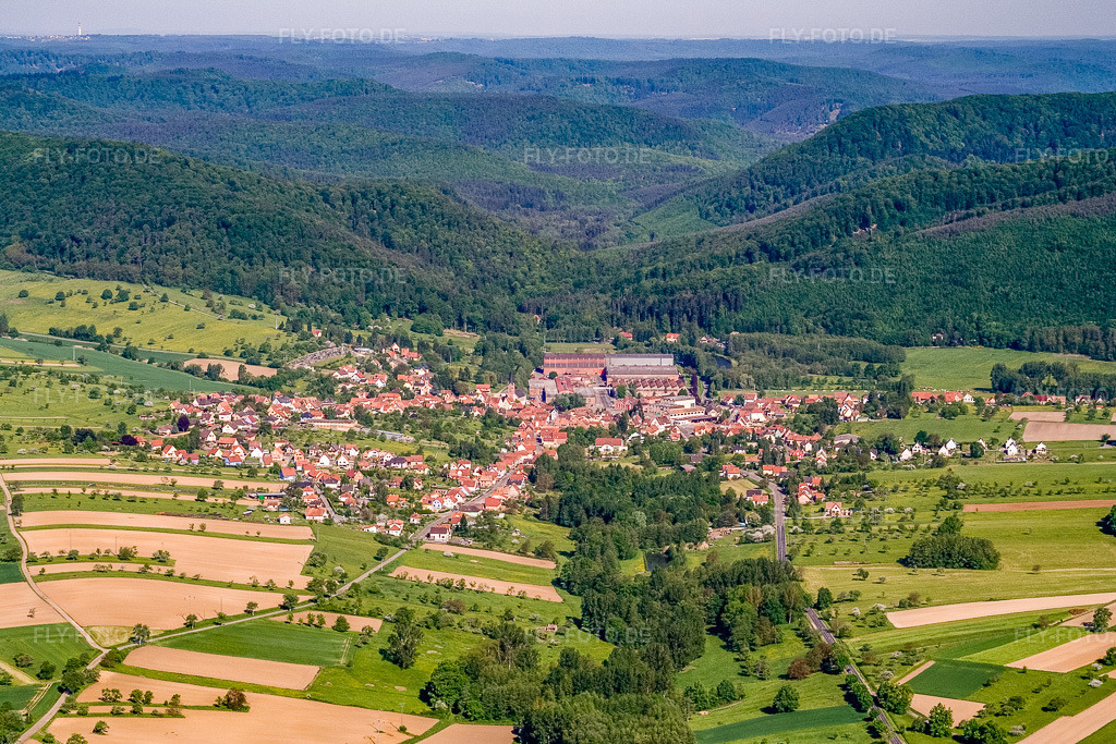 Luftbild: Ortsansicht von Südosten in Zinswiller im Bundesland Bas-Rhin in Frankreich. – Foto: IMG_10850.jpg vom 12.05.2008 durch Werner Riehm/FLY-FOTO.de – Auflösung des Originals: 3402 x 2268 px