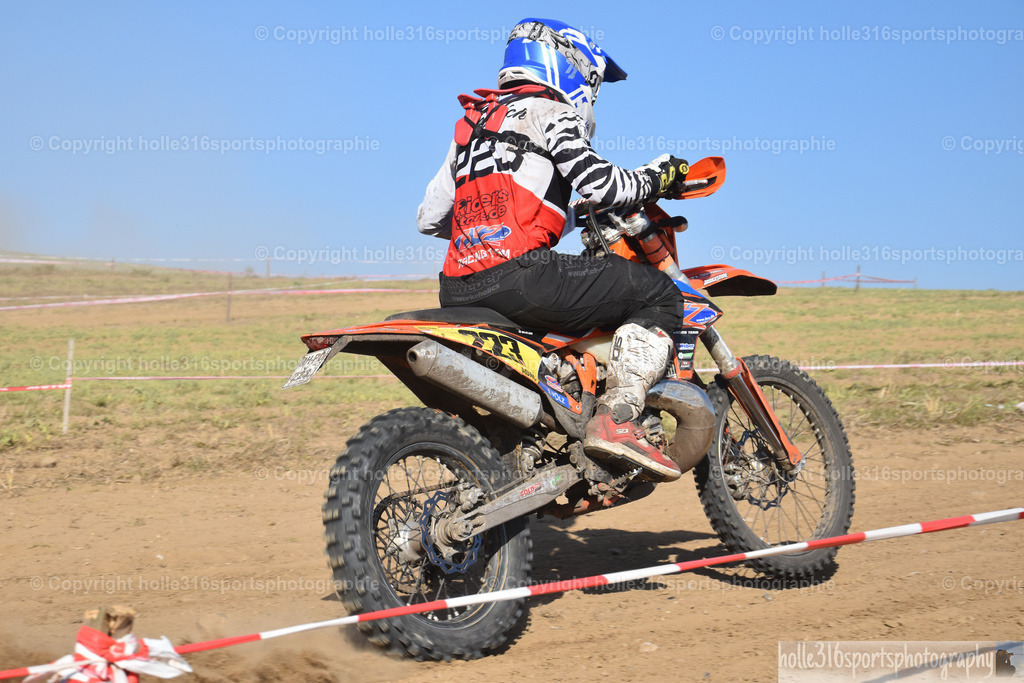 DSC_0495 | Sportfotografie , Motorsport, Motoross, Reitsport, Mointainbike, Enduro,
Landschaft , Outdoor, Eventfotografie, Landschaft, Bilder online bestellen - Realisiert mit Pictrs.com