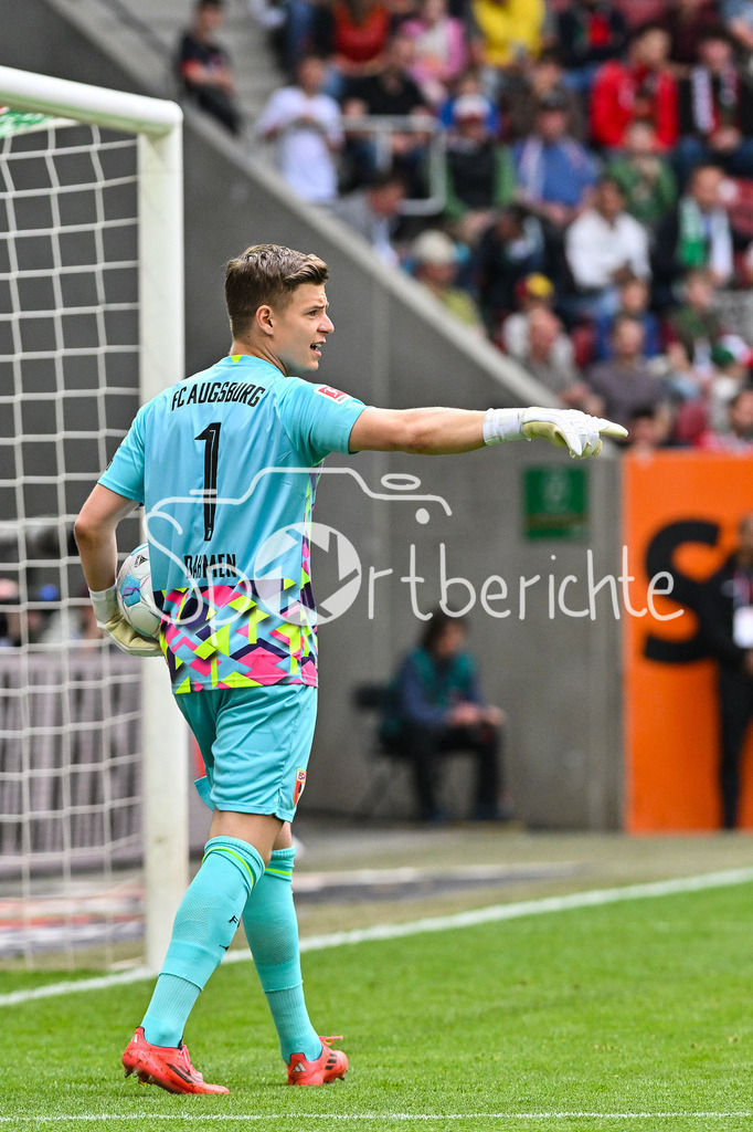 FC Augsburg - SG Eintracht Frankfurt | im Bild Finn Gilbert DAHMEN (FC Augsburg 1) / Einzelfoto / Freisteller / Bundesliga: FC Augsburg - Eintracht Frankfurt, WWK Arena am 20.04.2025