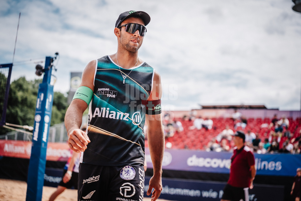 Beachvolleyball | Männer | Allianz German Beach Tour 2025 | Tourstop München | 10.07.2025 | Kim Huber auf dem Weg zur Bank